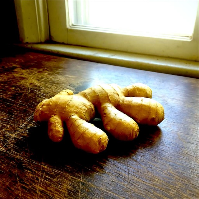 Fresh ginger root